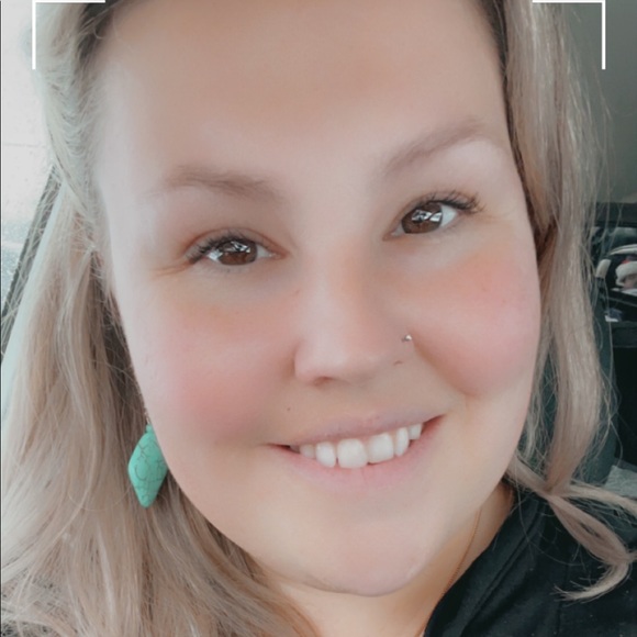 Meet your Posher, Jessica - Picture 1 of 1